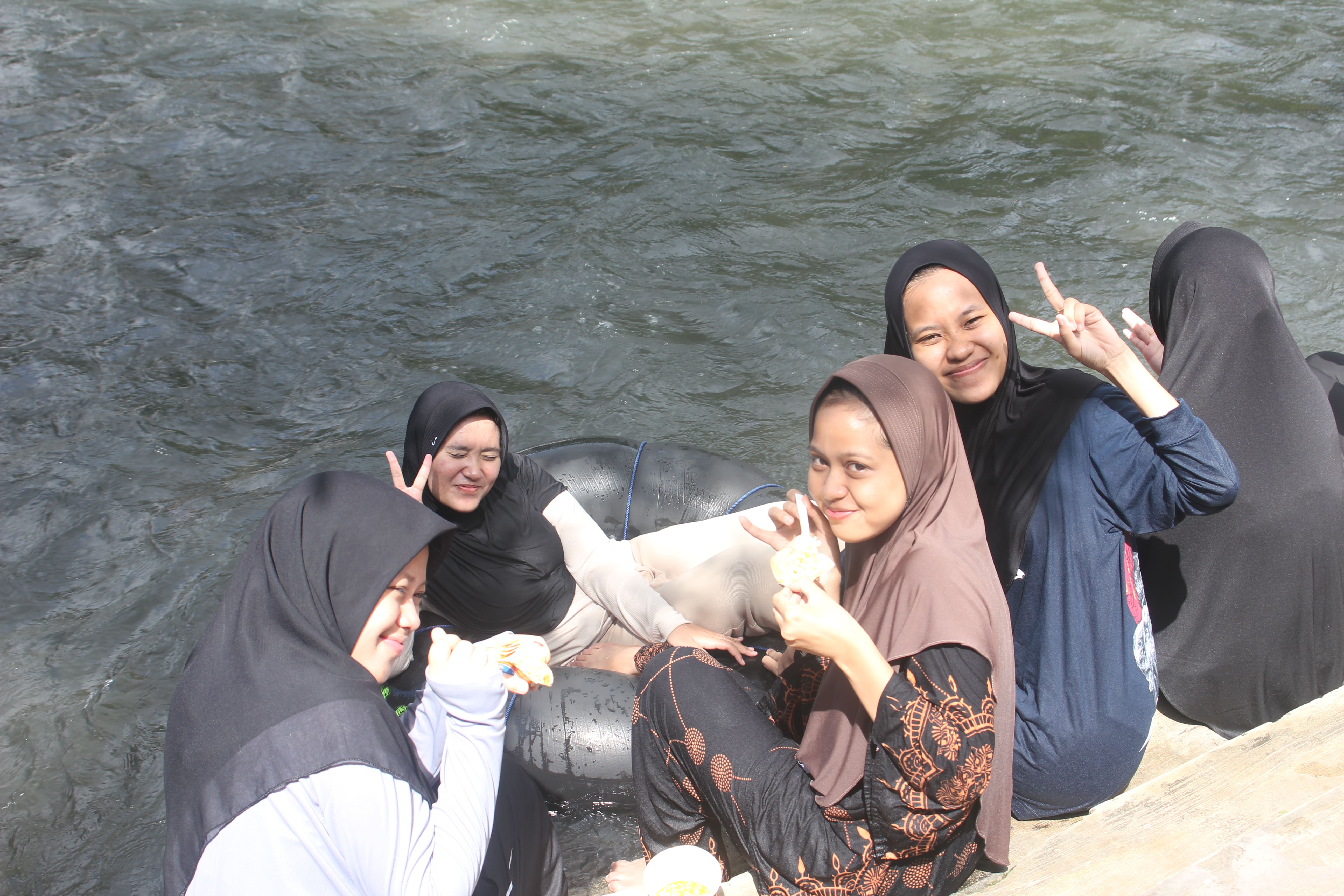 “Class Meeting Paling Seru! Petualangan Seru di Sumber Maron Bersama Teman mahasantri