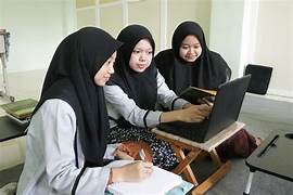 Universitas dalam pagar pesantren